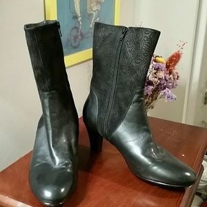 Black Leather Abeo Boots